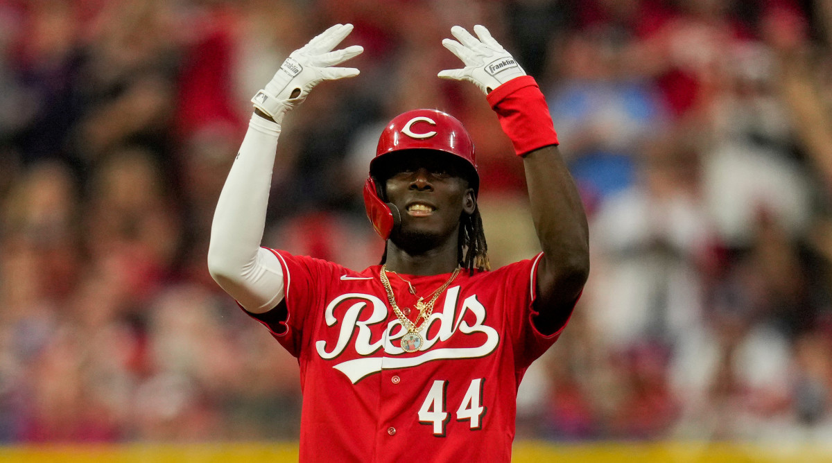 Cincinnati Reds rookie Elly De La Cruz makes his MLB debut.
